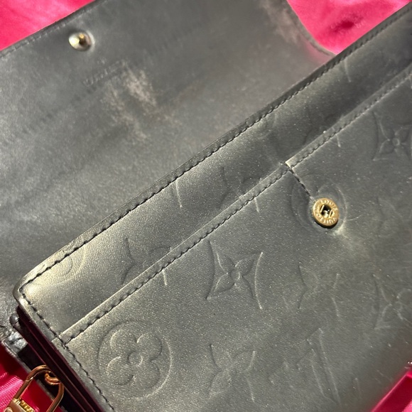 Louis Vuitton Black and Gold Crossbody Bag - Picture 5 of 11